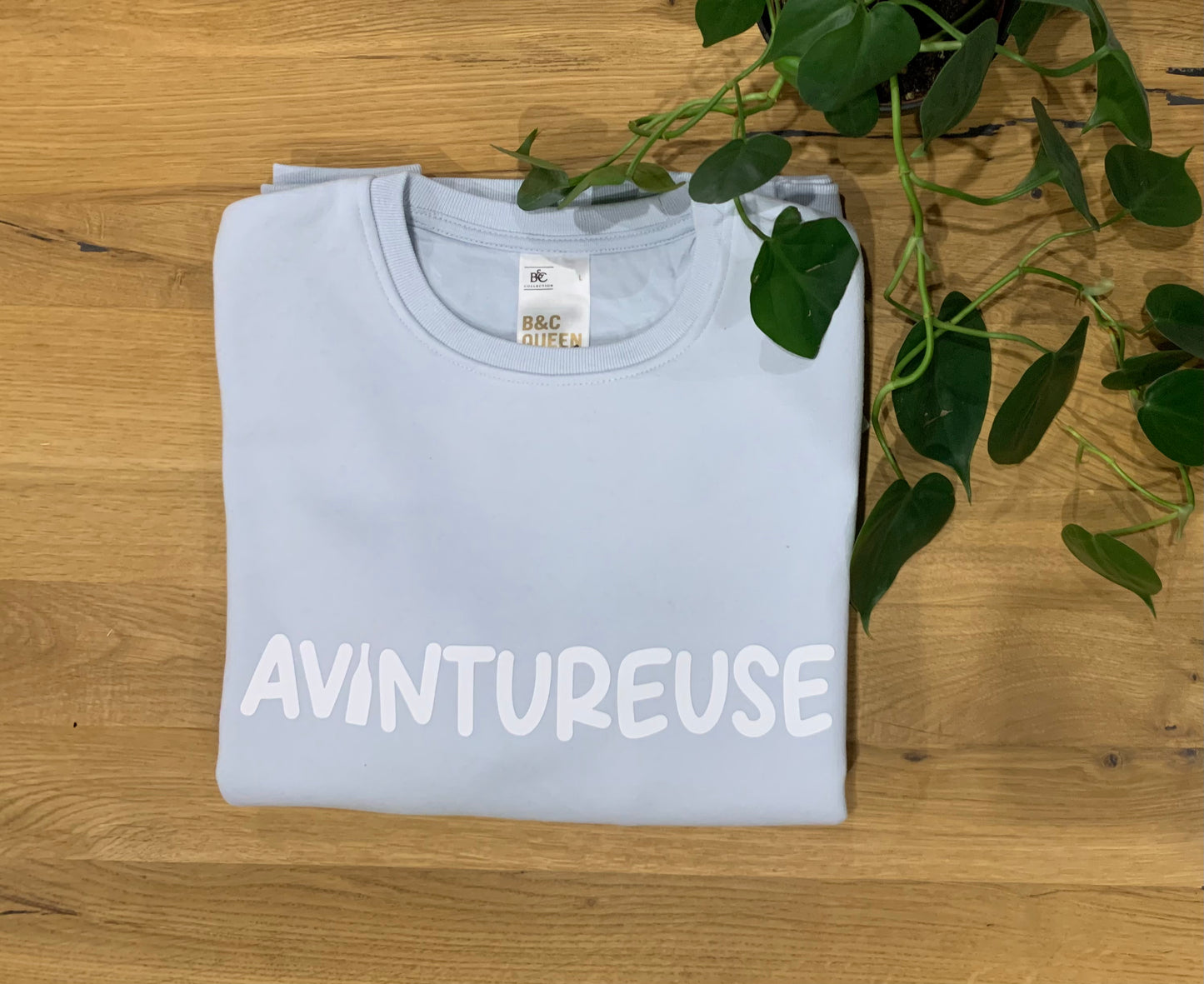 Sweat-shirt femme « Avintureuse »