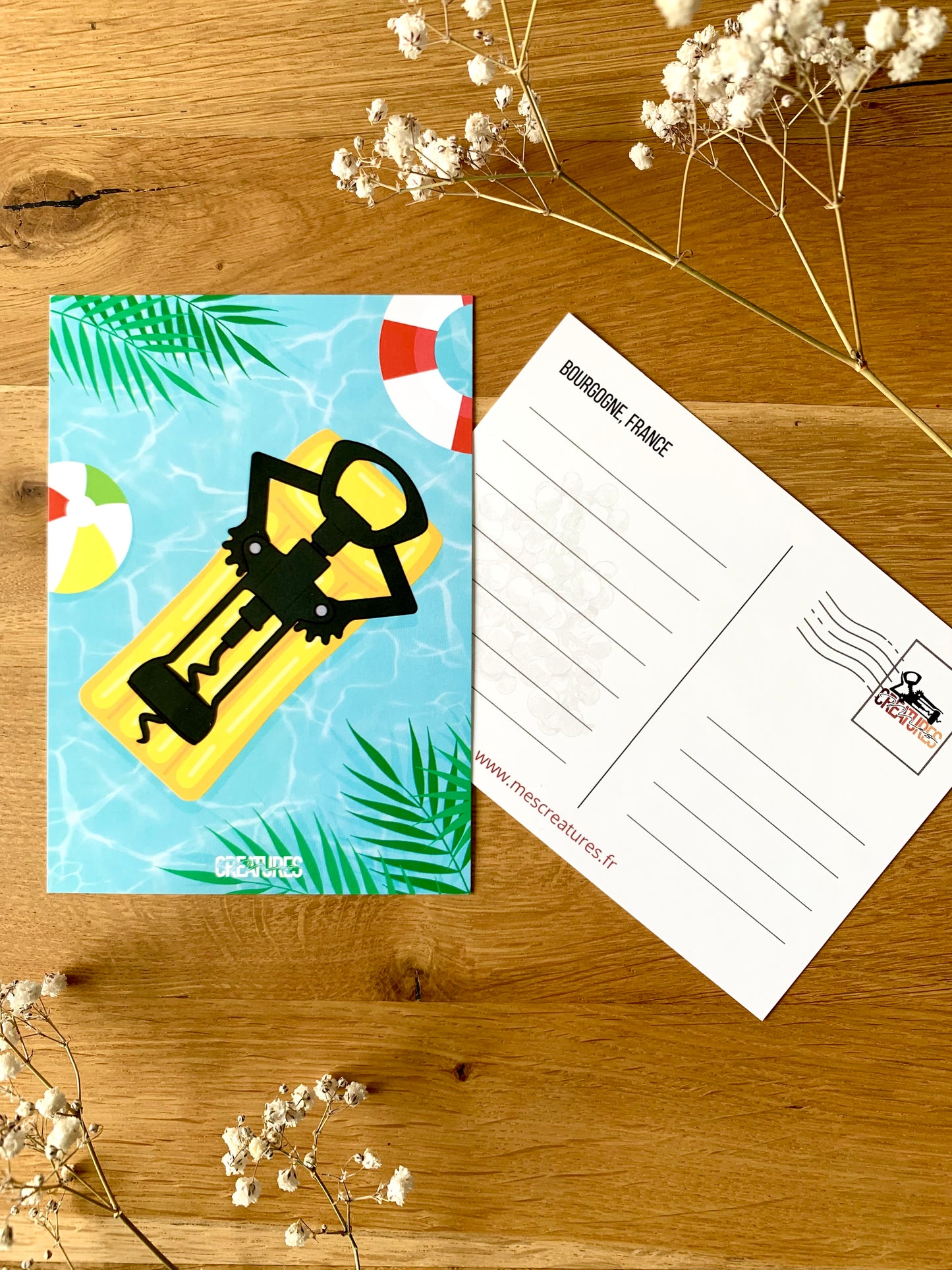 Carte postale humoristique d’un tire bouchon de Gaulle dans une piscine