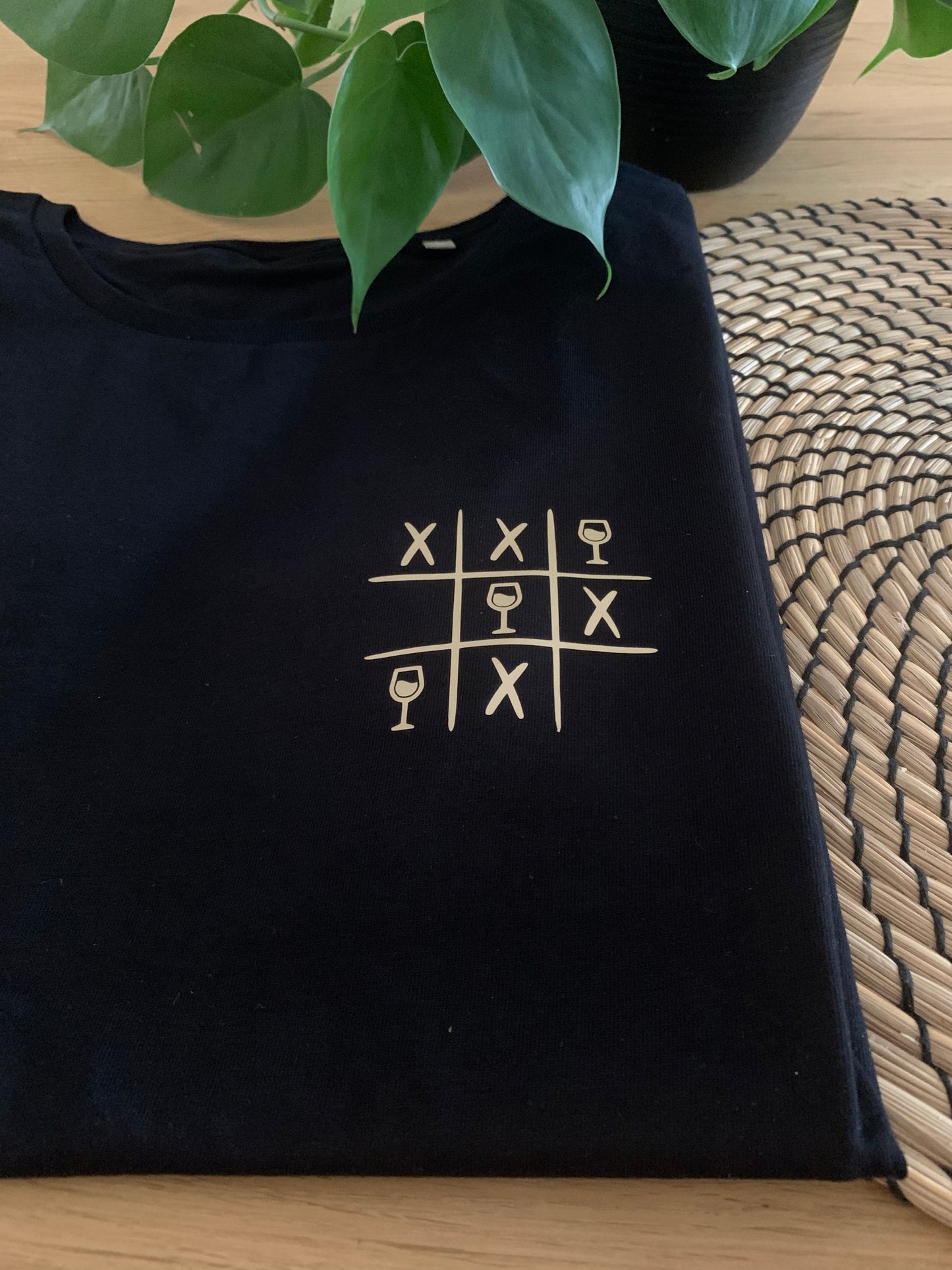 T-shirt noir femme « Tic Tac Toe »